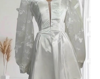 Sweet White Wedding Dress Formal with  Lace Butterflies Medium Size Excellent Vintage Condition