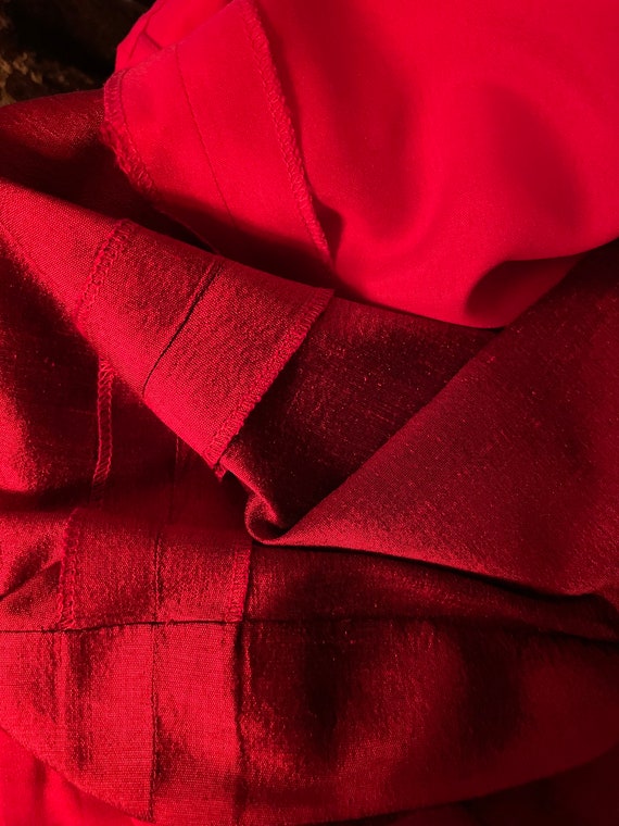 Beautiful Red Silk or Blend Skirt in Medium Size … - image 9