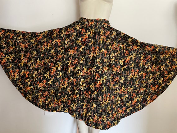 50s Full Circle Cotton Skirt with Bright Wispy Fl… - image 3