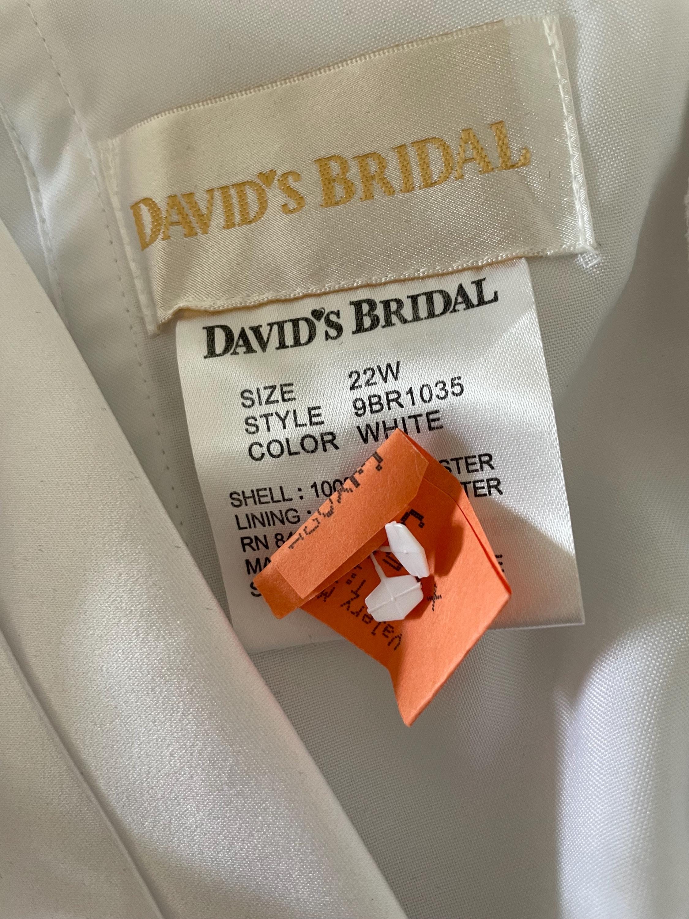 Removable Sleeve Appliqued Mermaid Wedding Dress | David's Bridal, image size:2250x3000