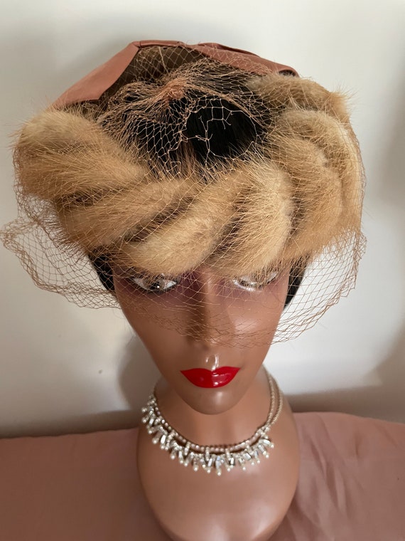 40s Fabulous Fur Crown Mink Tail Hat, Pillbox Style With  display picture 3