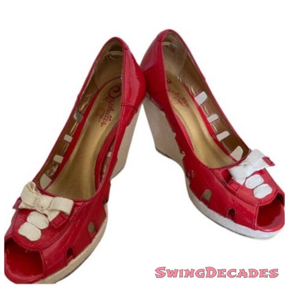 Red Patent Leather 80s Wedges Size 6 in Very Good Vintage