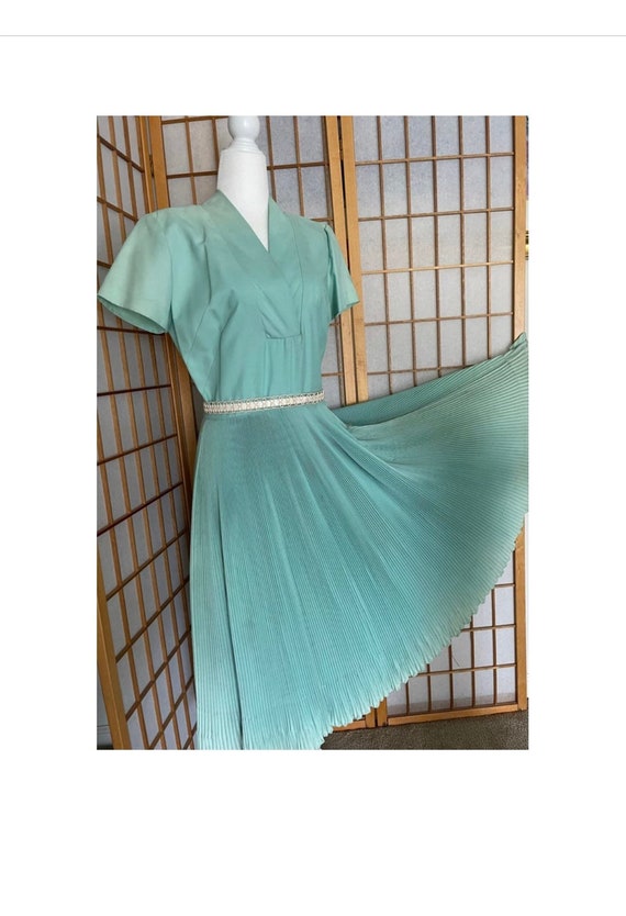 Amazing 50s Satin Dress with Pleated Skirt and Sid