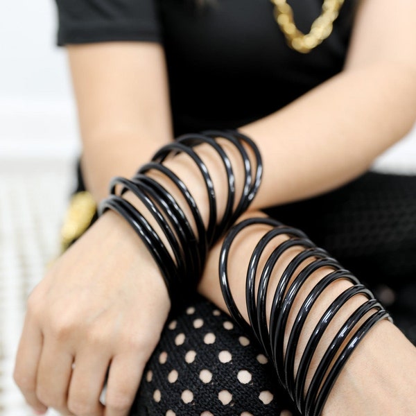 Bracelets noirs vintage fins vendus par lot de 6