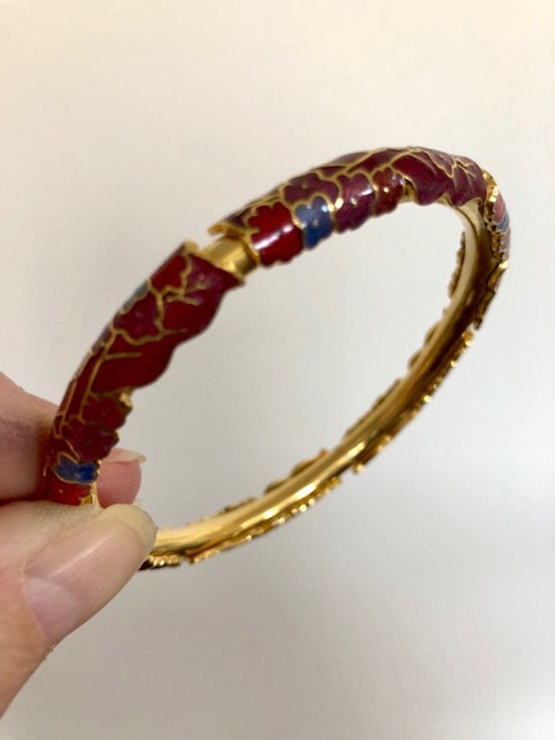 ON SALE Vintage Red Enamel Gold Tone Metal Bangle Bracelet - Etsy