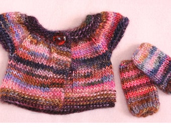 Gilet en laine "dégradé de rose" tricoté main, et moufles - poupées 42/45 cm