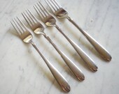 Seymour Oneida 18 10 Stainless Steel China 8 3 8 inch Set of 4 Dinner Forks