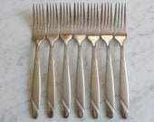 Oneida 18 10 Risotto Stainless Steel 7 7 8 inch Set of 7 Dinner Forks