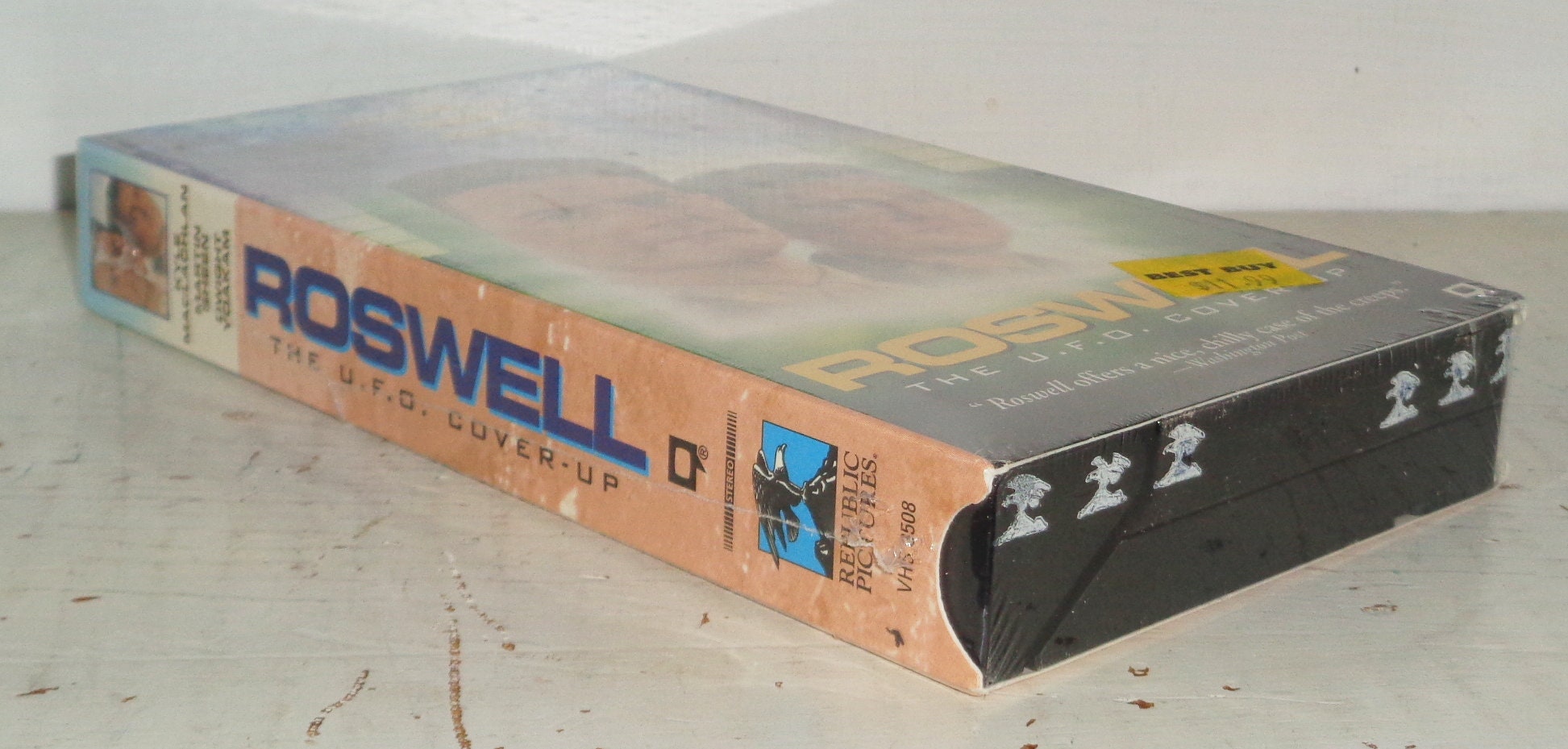 その他 Roswell-U.F.O. Cover-Up [VHS] Amazon.com: Roswell: The U.F.O. Cover-Up [VHS] : Kyle