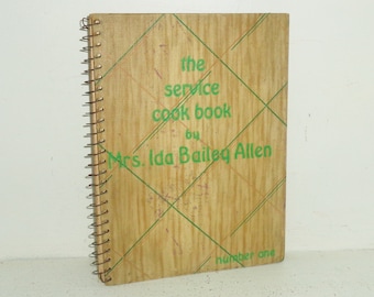 The Service Cookbook door Mrs Ida Bailey Allen 1933 hardcover boek
