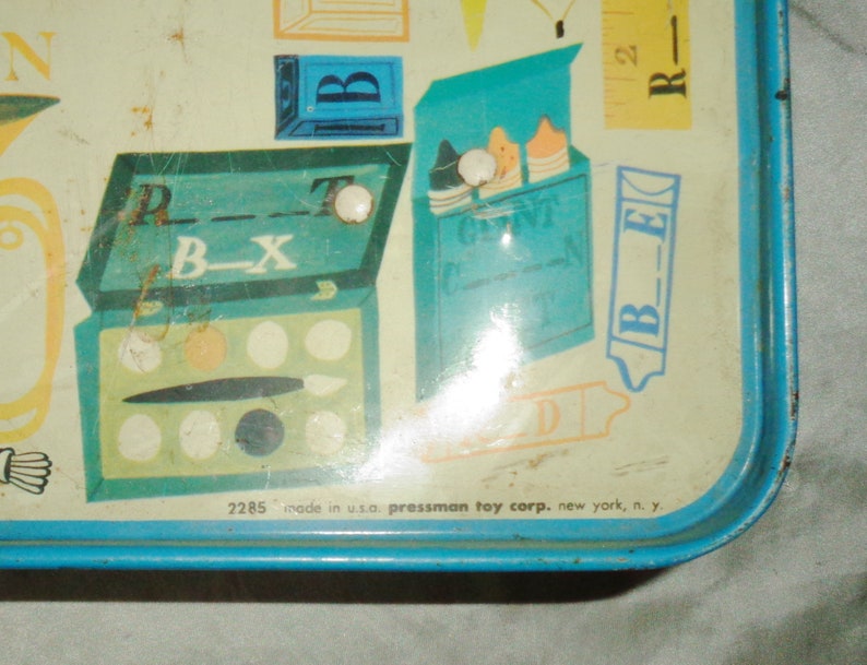Spelling School Pressman Toy Corp #2285 Schootbureaubladstandaards met inklapbare poten - 20 x 13 x 7 3/4 inch afbeelding 5