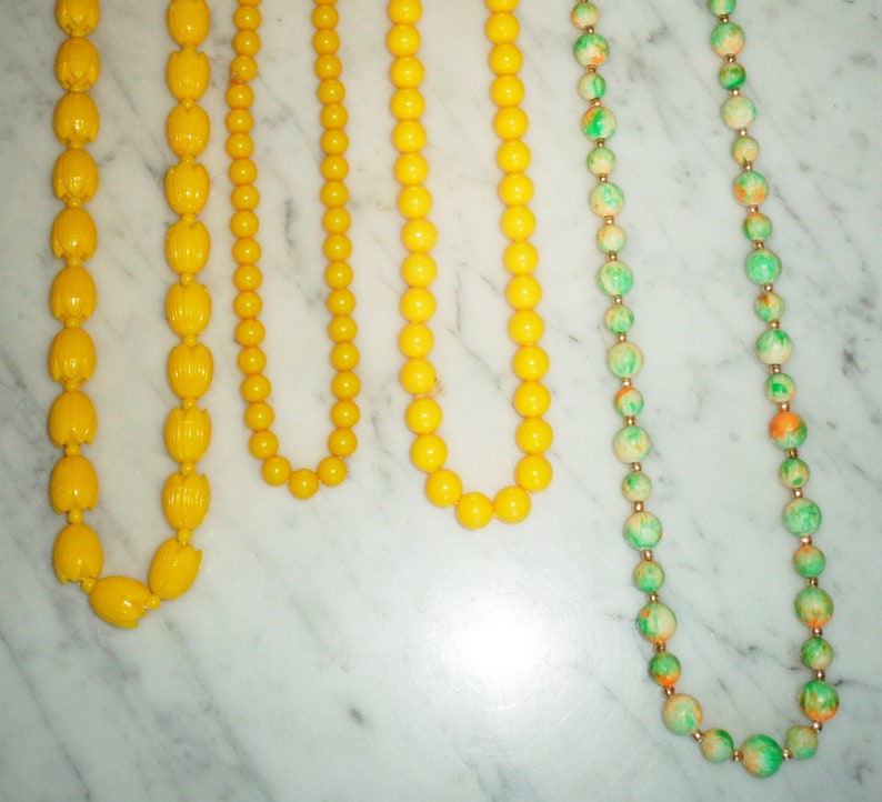 Lucite Beaded Flapper Necklaces yellow /& Multi Colored Green 44-50 inch set of 4 from the 1980s