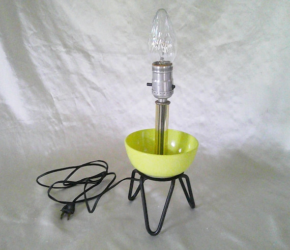 Small Metal Rod Tripod Table Lamp w/ Green Fire King or Hazel Atlas Bowl Body