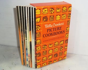 1982 Golden Betty Crocker Picture Cook Books Boxed Set ~ Hoofdverblijven, desserts, salades +