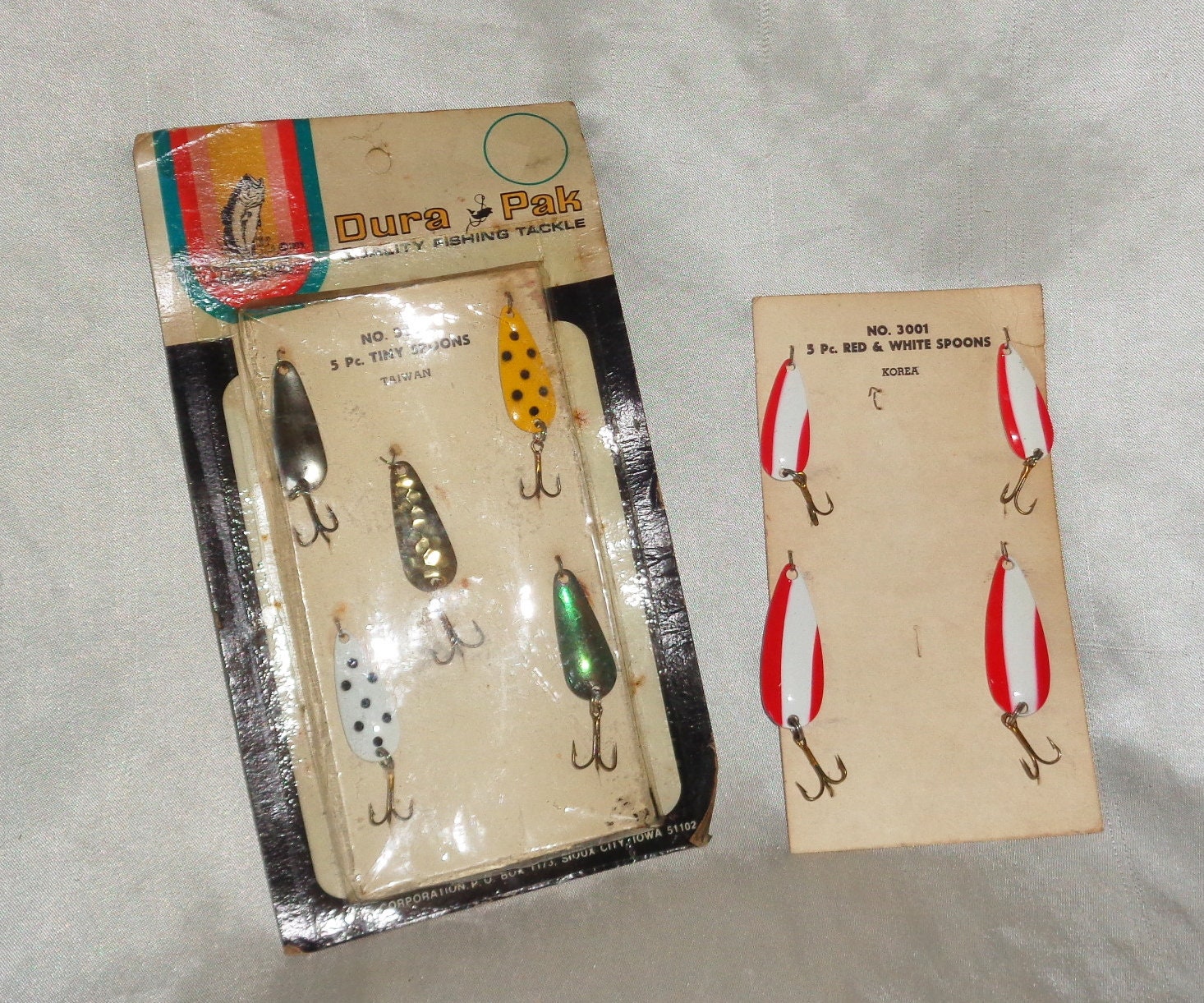 Dura Pak Fishing Tackle Tiny Spoons 3022 Taiwan and Red & White Spoons 3001  Korea