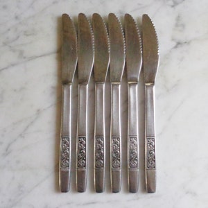 6 Amefa Holland Royal Damask Stainless 8 1/4 inch Solid Handle Dinner Knives