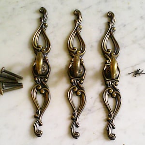 3 Vintage unsigned Brass Key Knob & Plate Cabinet Drawer Pull Handles