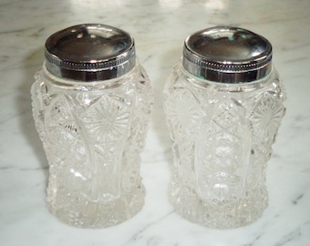 Vintage Imperial Glass Pinwheel Hobstar Salt & Pepper Shakers Set