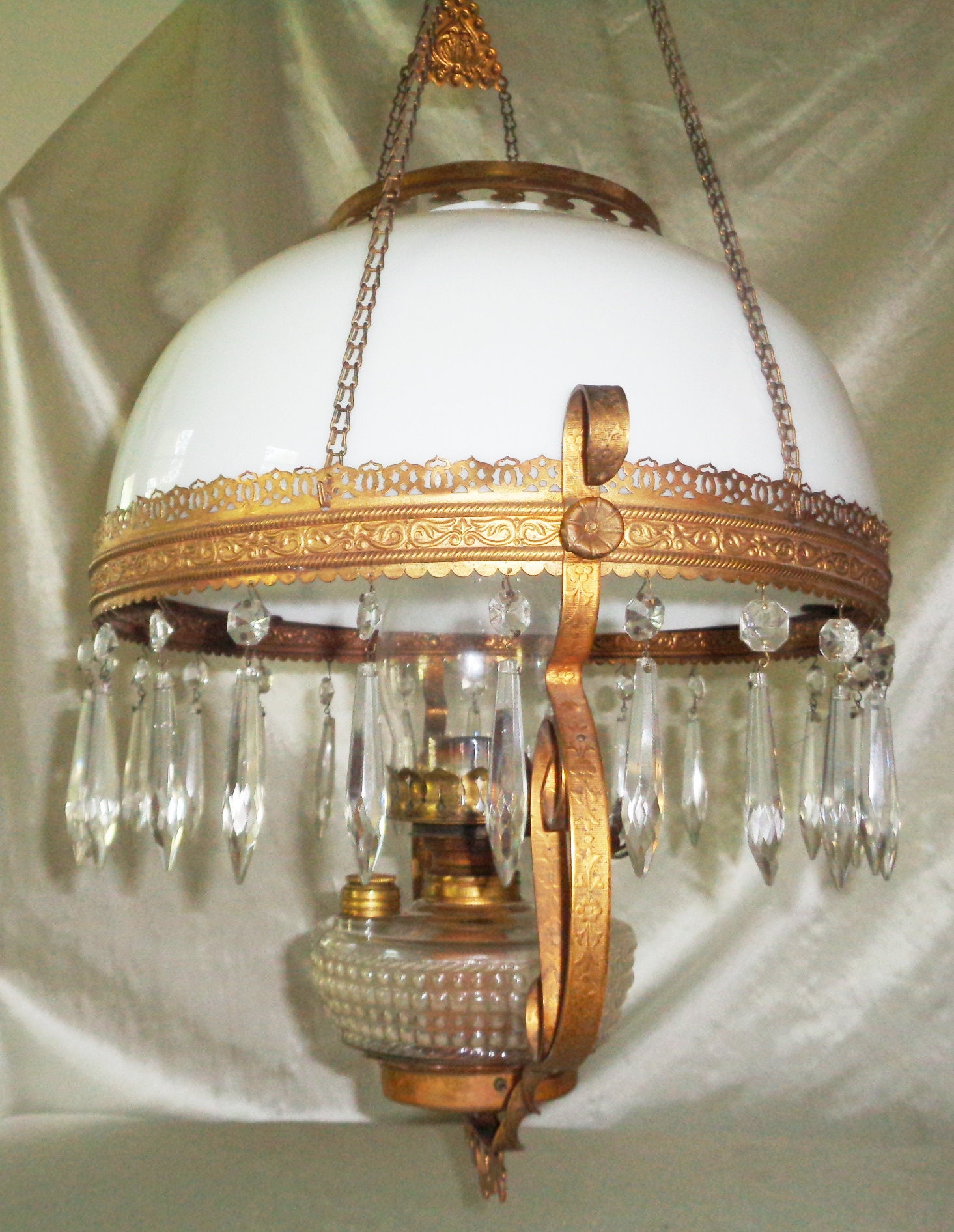 Antique hanging on sale oil lamps prices