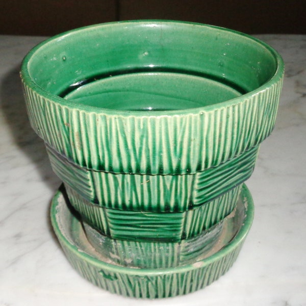 Green McCoy Pottery Planter w Attached Underplate, 4 7/8 inches tall