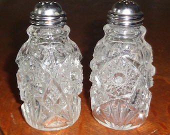 Vintage Glass Pinwheel Hobstar Salt & Pepper Shakers Set 3 7/8 inch