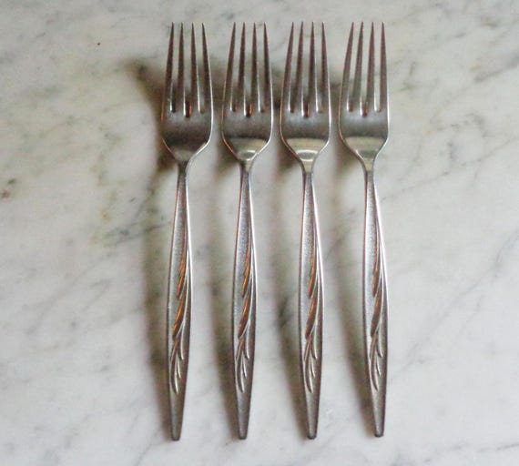 Sea Island 1847 Rogers Bros Stainless 7 3/8 Inch Set of 4 Dinner