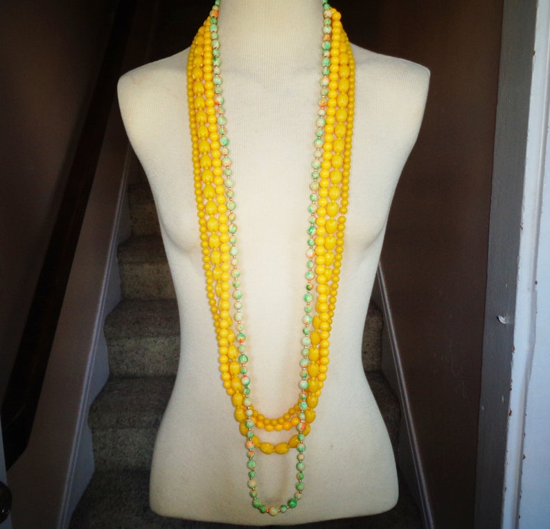 Lucite Beaded Flapper Necklaces yellow /& Multi Colored Green 44-50 inch set of 4 from the 1980s