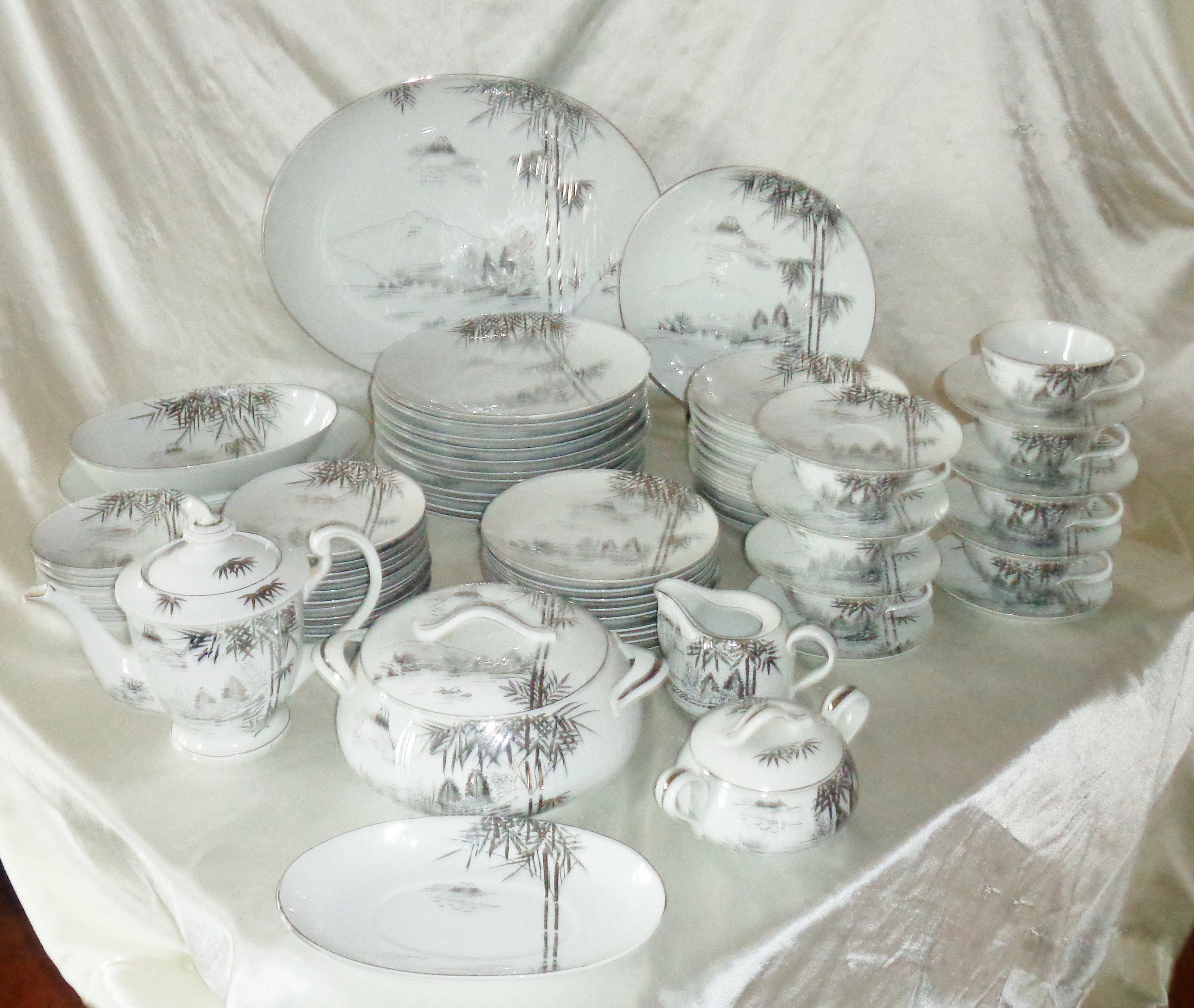 Kutani KUT250 Silver Bamboo Oriental Scene Fine China 73