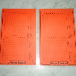 Vintage NAVAL Bastelbogen aus Papier-Spielfiguren mit Ausrüstungs-Raster und Befestigungs-Raster + Schiffstyp und Feuerkraft
