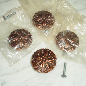 HYER 1 3/4 cala Miedziane gałki do szuflady w kształcie korony Deco, zestaw 4 sztuk Vintage Mid Century New Old Stock, MIP