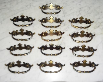 14 Vintage Mid Century Amerock Chippendale Style 2-Tone Brass Cabinet Drawer Pull Handles "RD 1968 Can A"