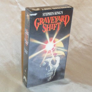 FAKTORISCH VERSIEGELT Friedhof Shift VHS Stephen King 1990 Mit Wasserzeichen Paramont