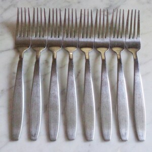 Oneida China 11C Stainless Steel 7 7/8 inch Set of 8 Dinner Forks