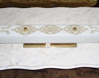Vintage Mid Century 24in 4 bulb Bathroom Entryway Raised Gold Deco Union Made Light Fixture Wall Sconce w Outlet