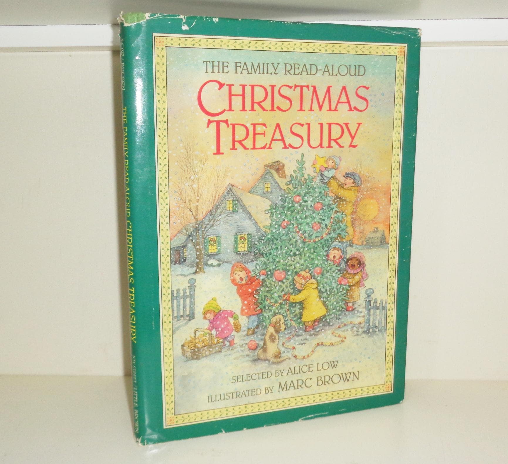 The Family Read Aloud Christmas Treasury 11 X 8 in 1989 First