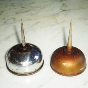 2 Vintage Metal Mini Thumb Pump Squirt OILERS Small Oil Cans