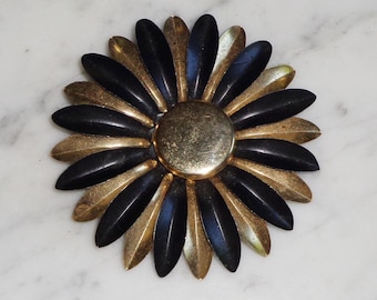 Broche Vintage Fleur Marguerite Vert Pâle En Celluloïd - Occasion Bon état