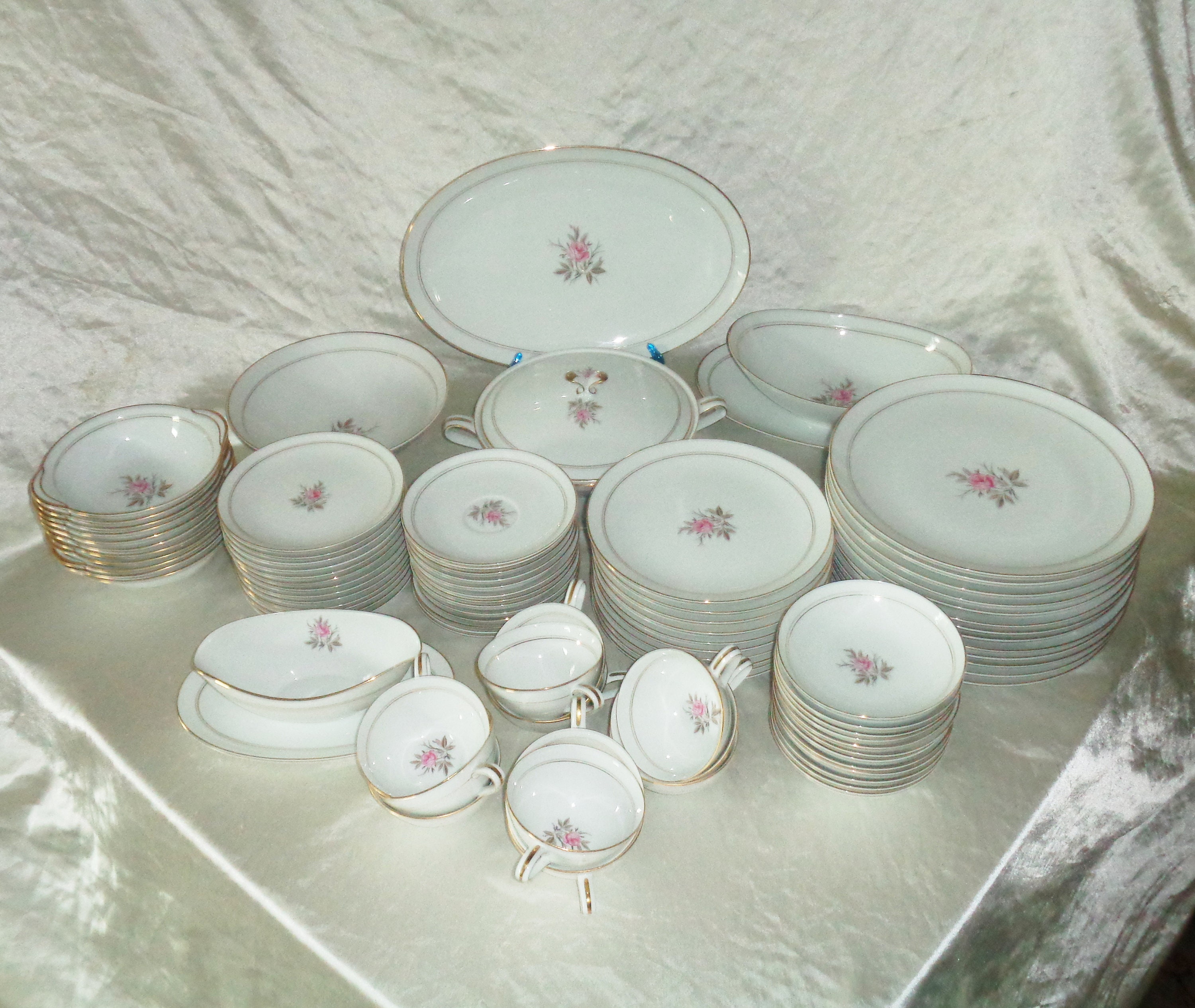 90pc Noritake China 5510 Daryl~ 6 Piece Place Settings +