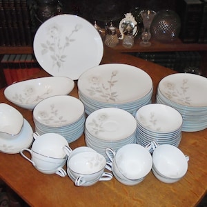 Melrose Noritake China 69pc #6002 Service für 10 x 5 Stück Platz Einstellungen + Portionen
