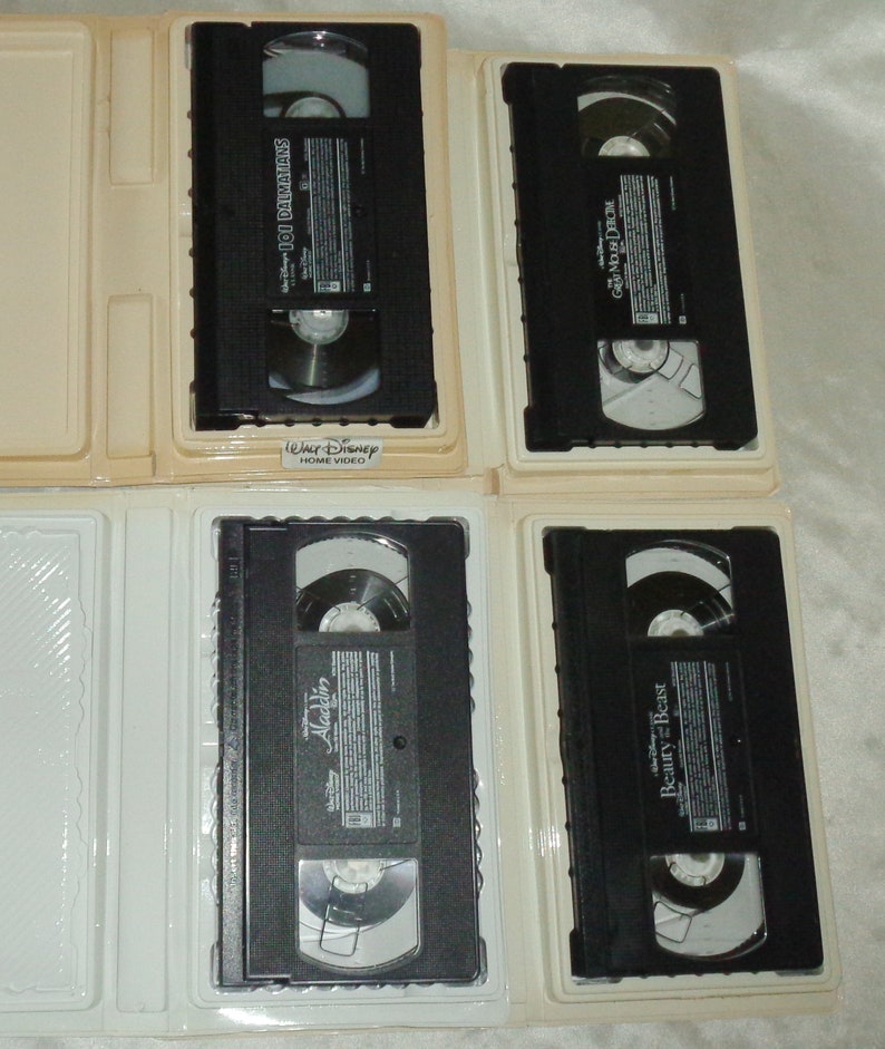 15 Disney Black Diamond The Classics Clamshell VHS Jungle Book, Aladdin, Rescuers, 101 Dalmatians, Beauty & The Beast, Fox and The Hound + image 4