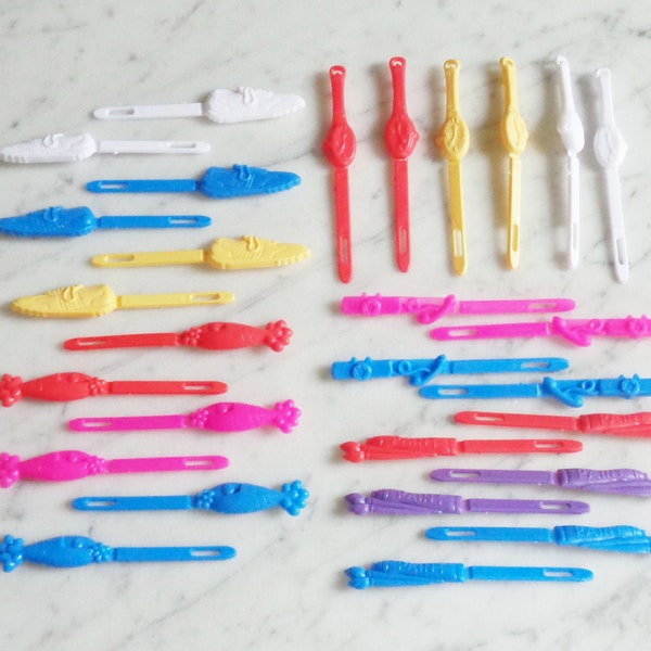 Woolworths Goody Snap-Tight Hinge Clasp Show Offs Plastic Barrettes 28pc Lot  ~ Shoes Submarine Paint Watch Phone