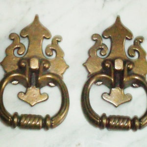 National Lock co Spade Tip Colonial Carriage House Drop Ring Bail Set of 2 Drawer Pulls~ 4 5/8in tall w 2 1/2in Vertical Screw Hole Space