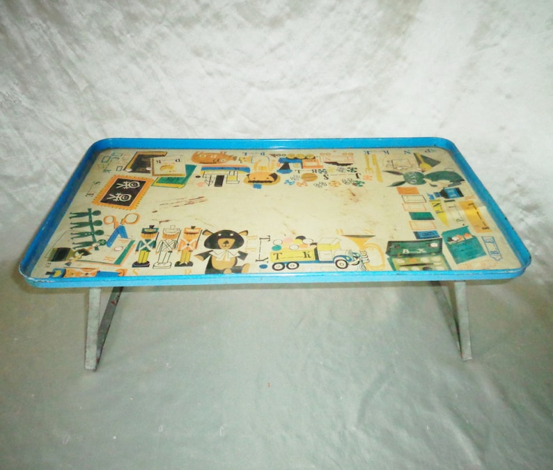 Spelling School Pressman Toy Corp #2285 Schootbureaubladstandaards met inklapbare poten - 20 x 13 x 7 3/4 inch afbeelding 1