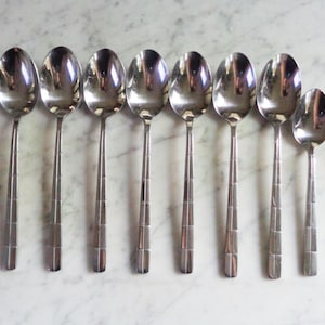 Cambridge Stainless - Juego de 7 cucharas soperas y 1 cucharadita con diseño de paisaje