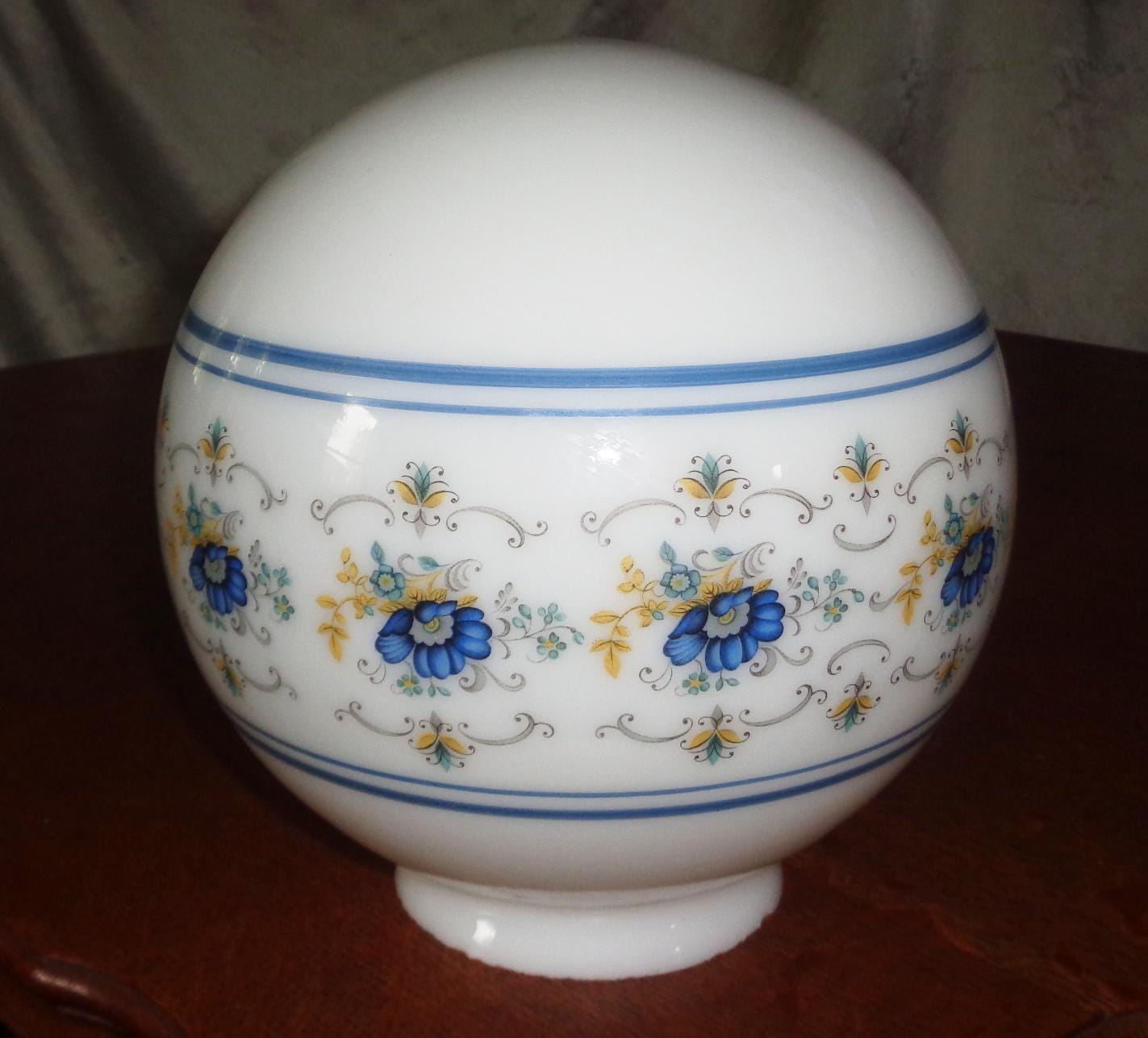 Quoizel Orb Light Shade: Abigail Adams Blue Floral Pattern, 8 inch, image size:1423x1287