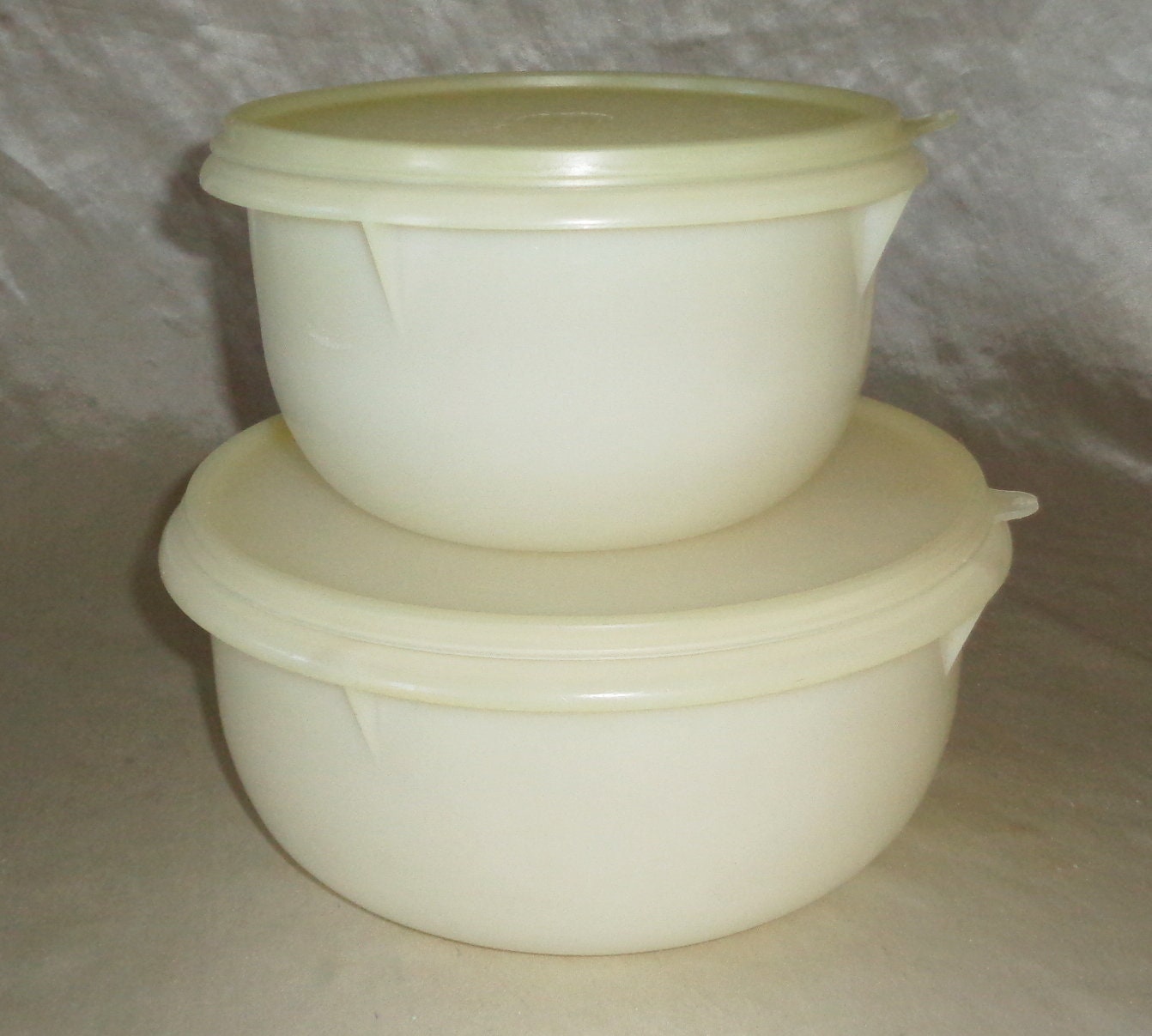 Tupperware, Kitchen, Tupperware Mixing Bowls 2711 271 27212
