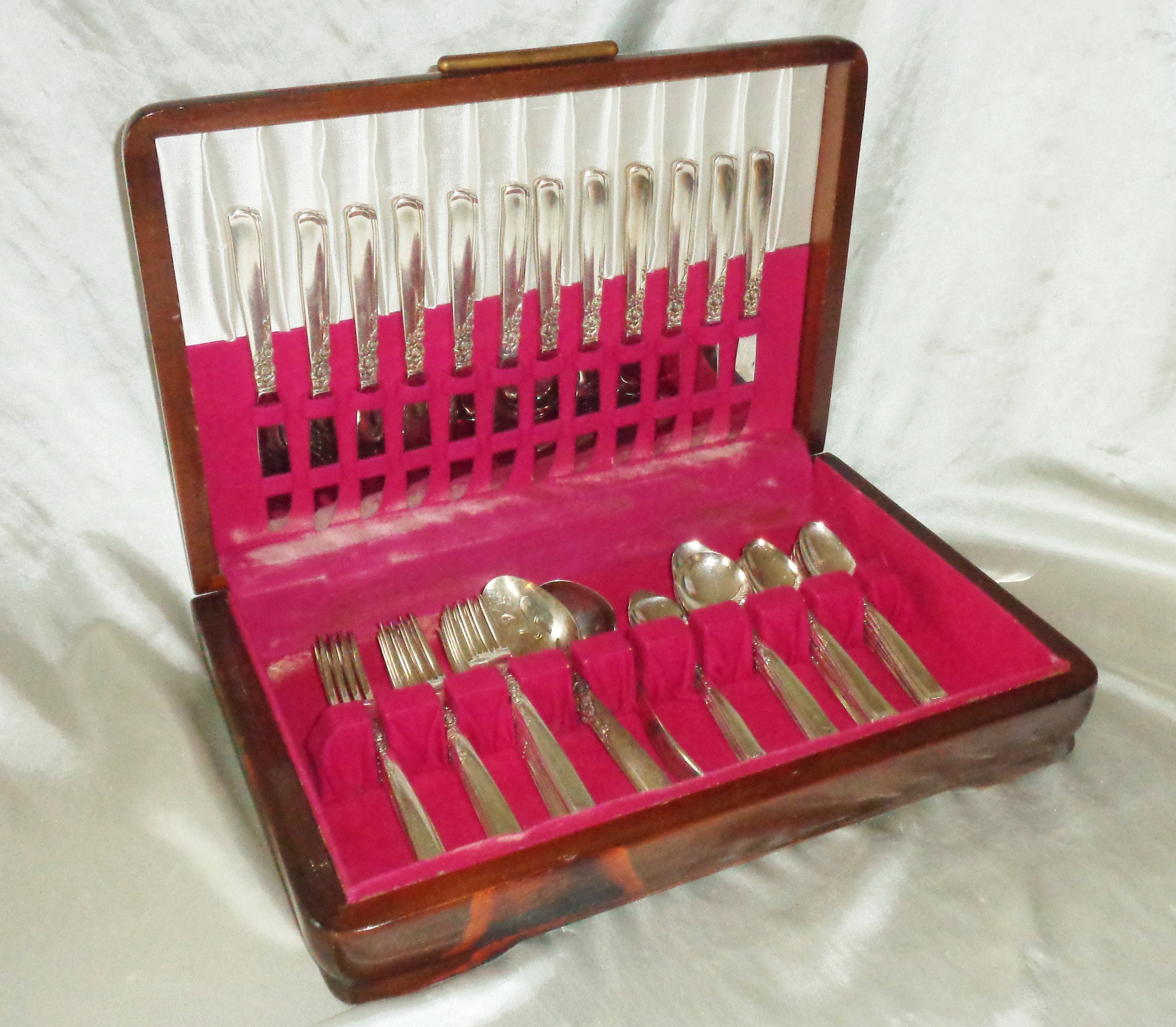 59pc Prestige Plate "Gay Adventure" Silver plate Flatware Set in Chest