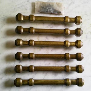 Puxadores de porta/gaveta em latão Keeler Brass Co KBC, 8 5/8" N1546, com espaçamento para parafusos de 4,5"