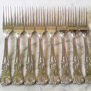 8 Reed & Barton Select Stainless "Kings" 7 5/8in Dinner Forks Shell pattern