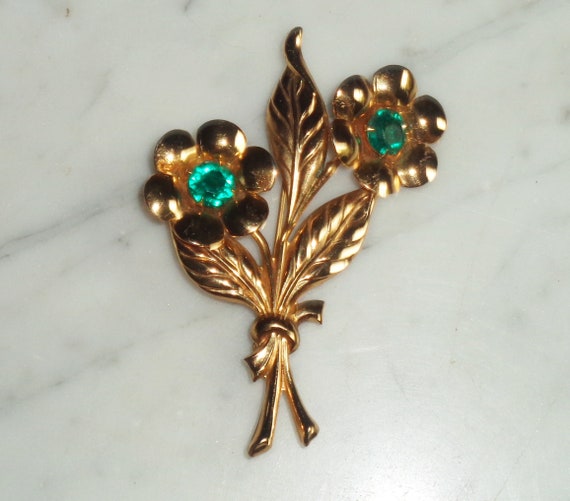 Broche Décorative En Métal Doré Avec Strass Rouge - Garanti Sans Nickel - Neuf Avec Étiquettes